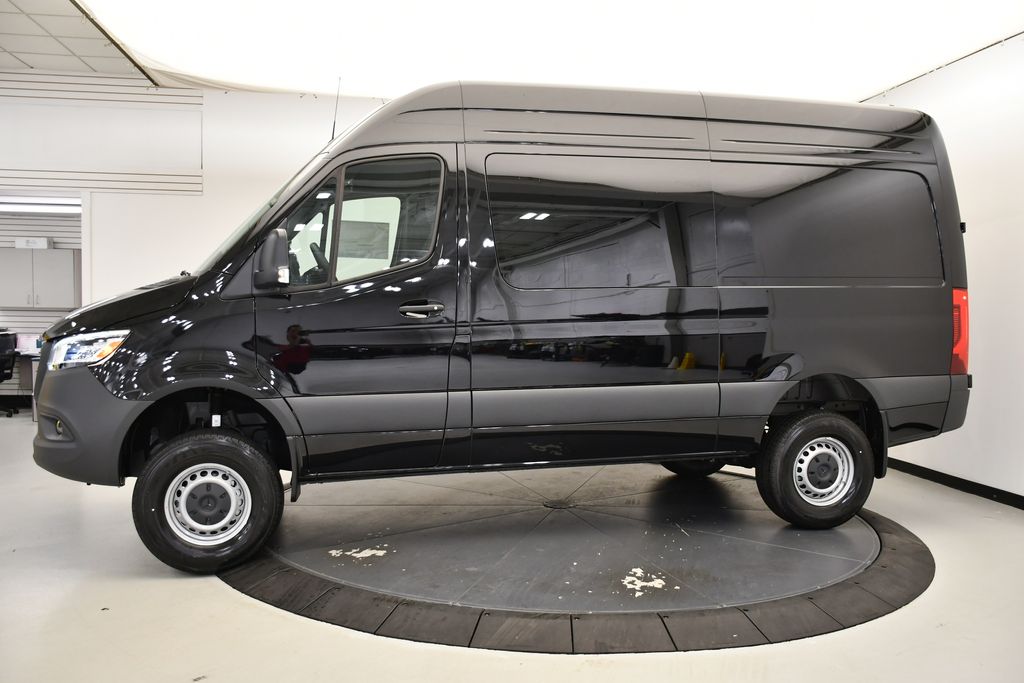 Thumbnail: 2025 Mercedes-Benz Sprinter - 2