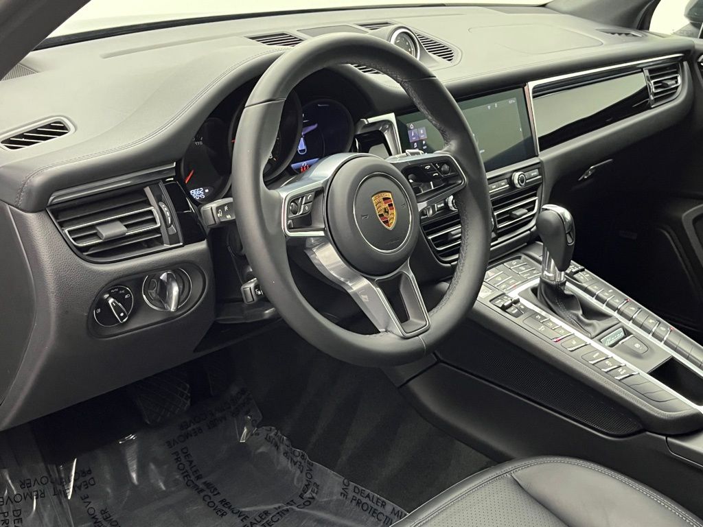 Thumbnail: 2021 Porsche Macan - 4