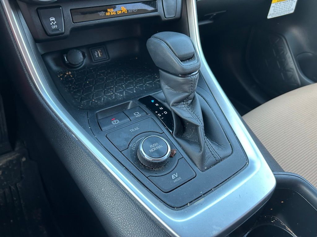 Thumbnail: 2025 Toyota RAV4 - 26