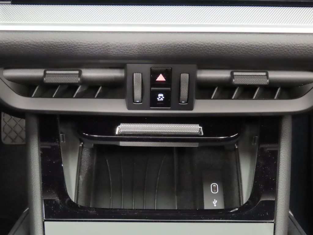 Thumbnail: 2026 Porsche Cayenne - 26