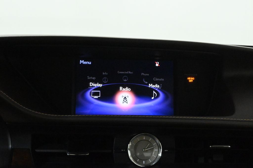 Thumbnail: 2018 Lexus ES - 22