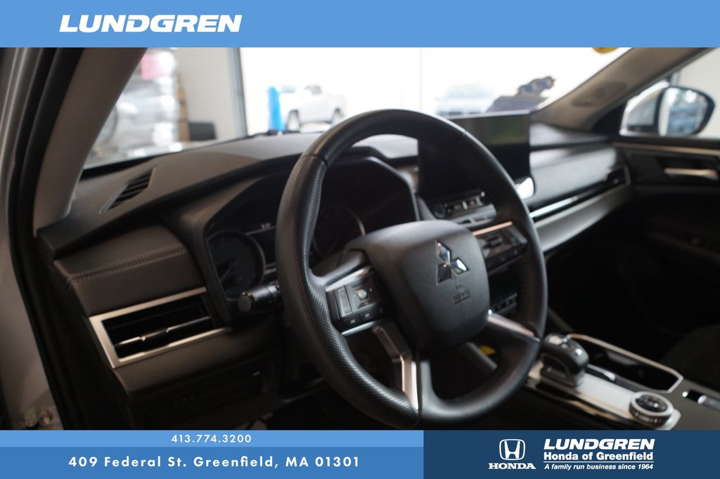 Used 2025 Mitsubishi Outlander SUV