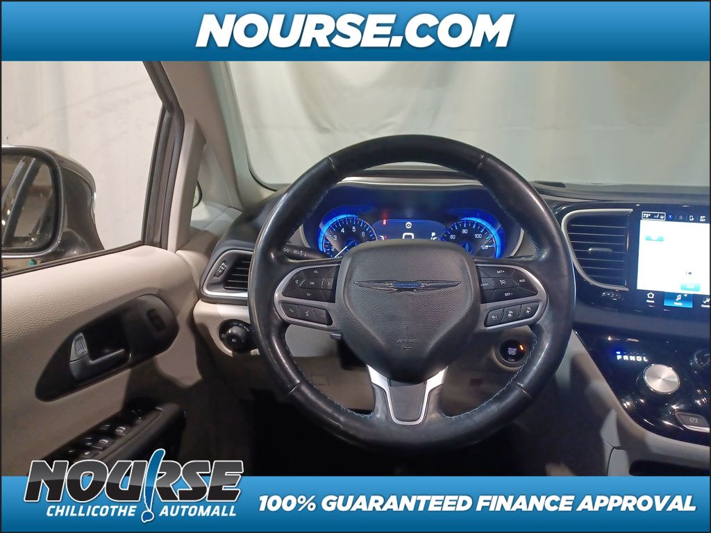 2021 Chrysler Pacifica Touring L photo