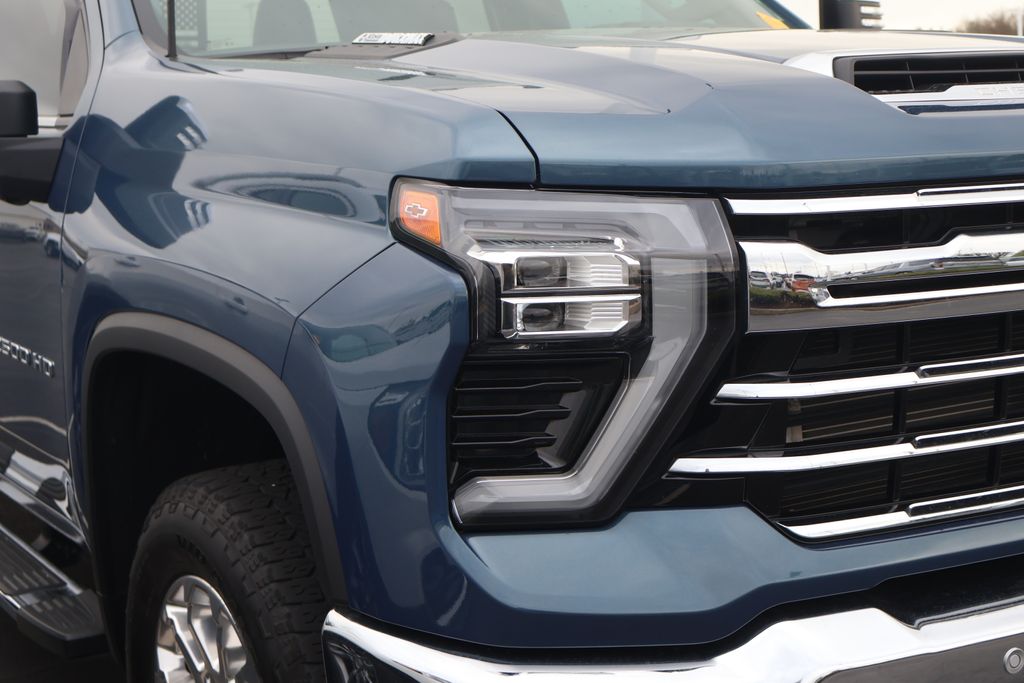 Thumbnail: 2024 Chevrolet Silverado 2500 - 4