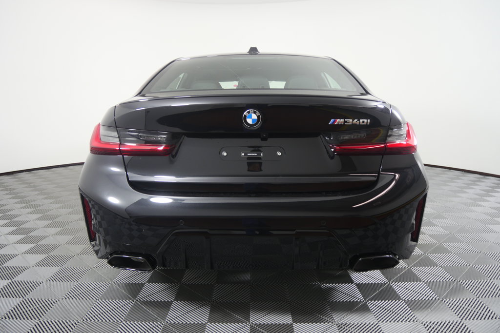 Thumbnail: 2026 BMW 3 Series - 4
