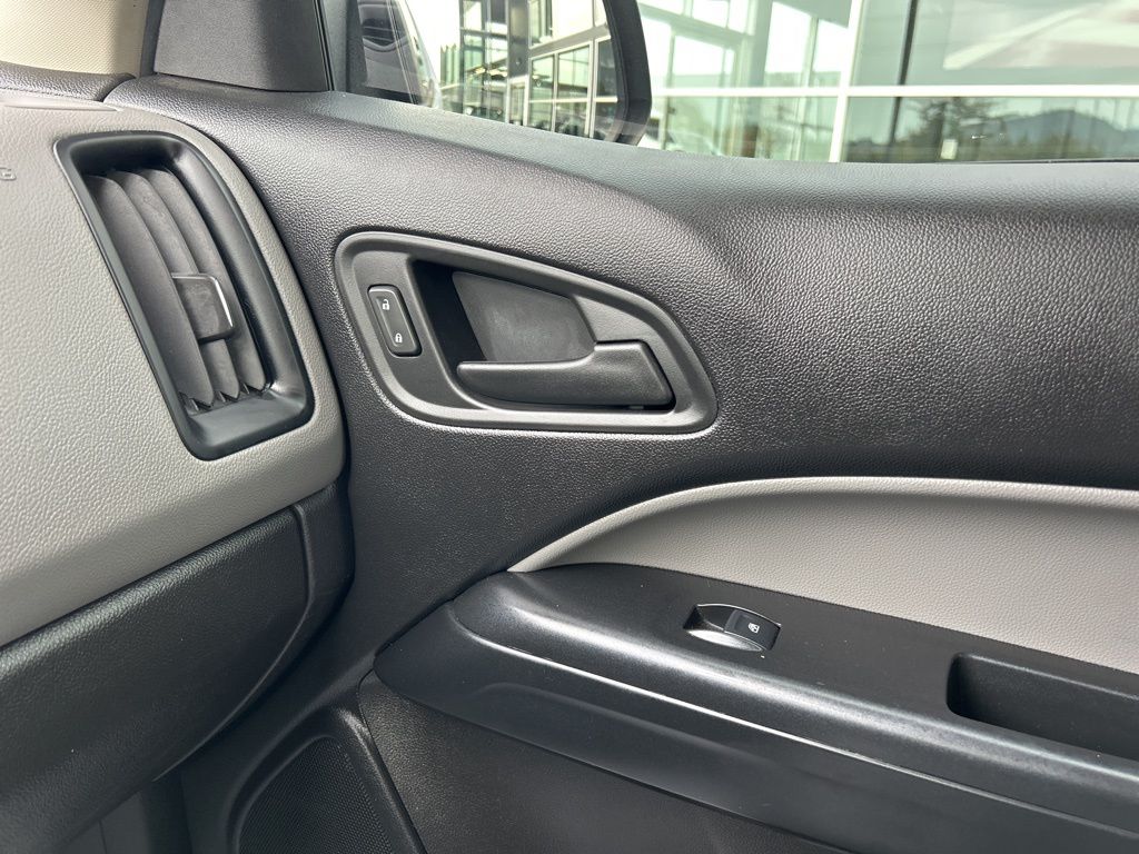 Thumbnail: 2019 Chevrolet Colorado - 17