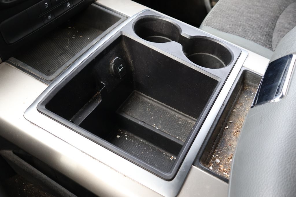 2015 RAM 1500 Outdoorsman 29