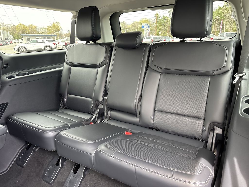 New 2026 Glacier Gray Metallic Tri-Coat Ford MAX Platinum® image 26