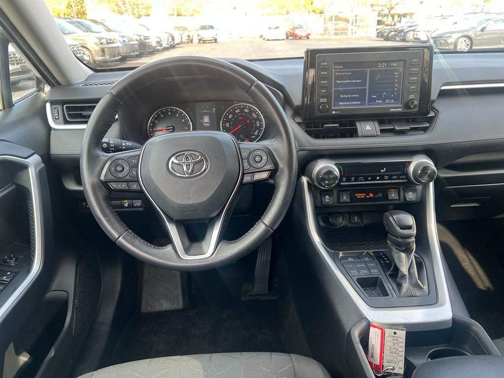 2021 Toyota RAV4 XLE 14