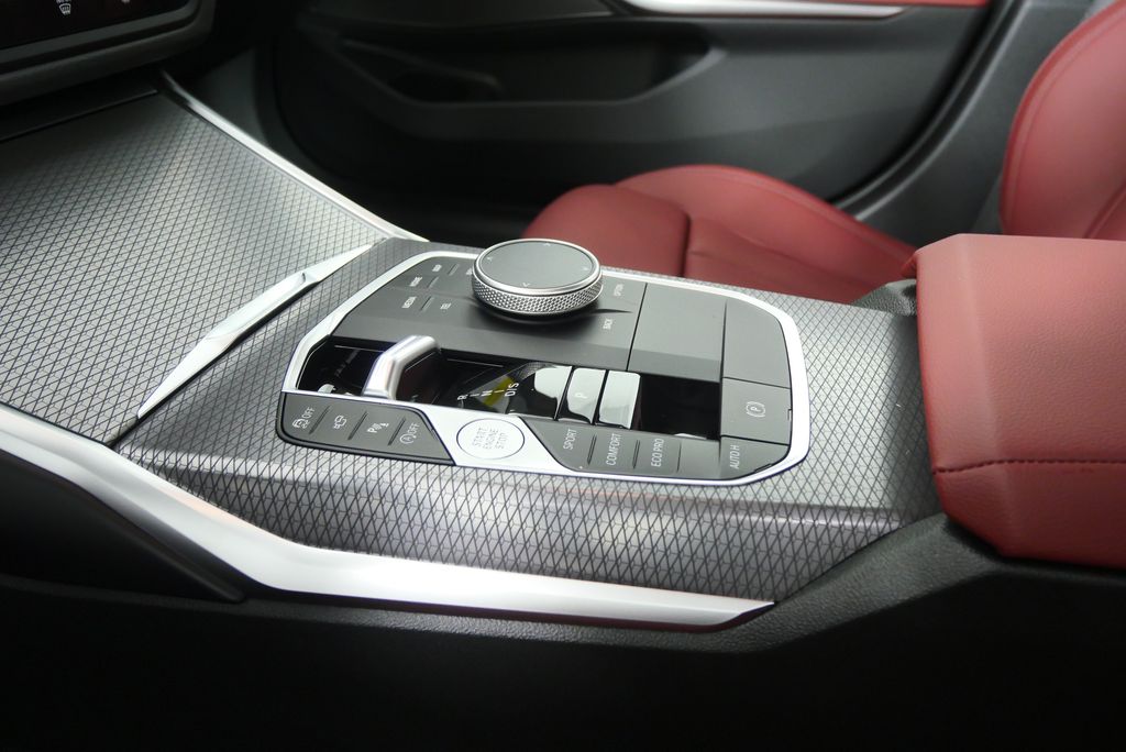 Thumbnail: 2026 BMW 3 Series - 21