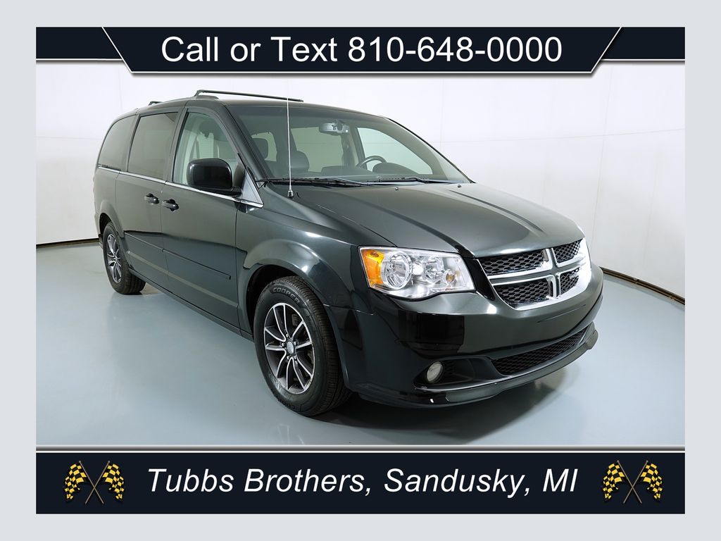 Brilliant Black Crystal Pearlcoat 2017 Dodge Grand Caravan Minivan Front-Wheel Drive 6-Speed Automatic