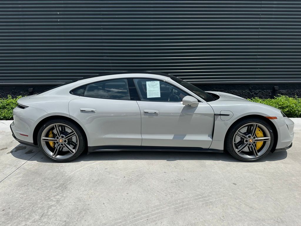 2024 Porsche Taycan Turbo 8