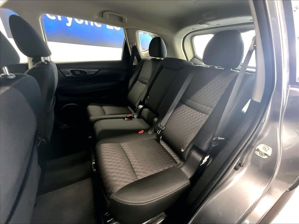 2019 Nissan Rogue — photo 15