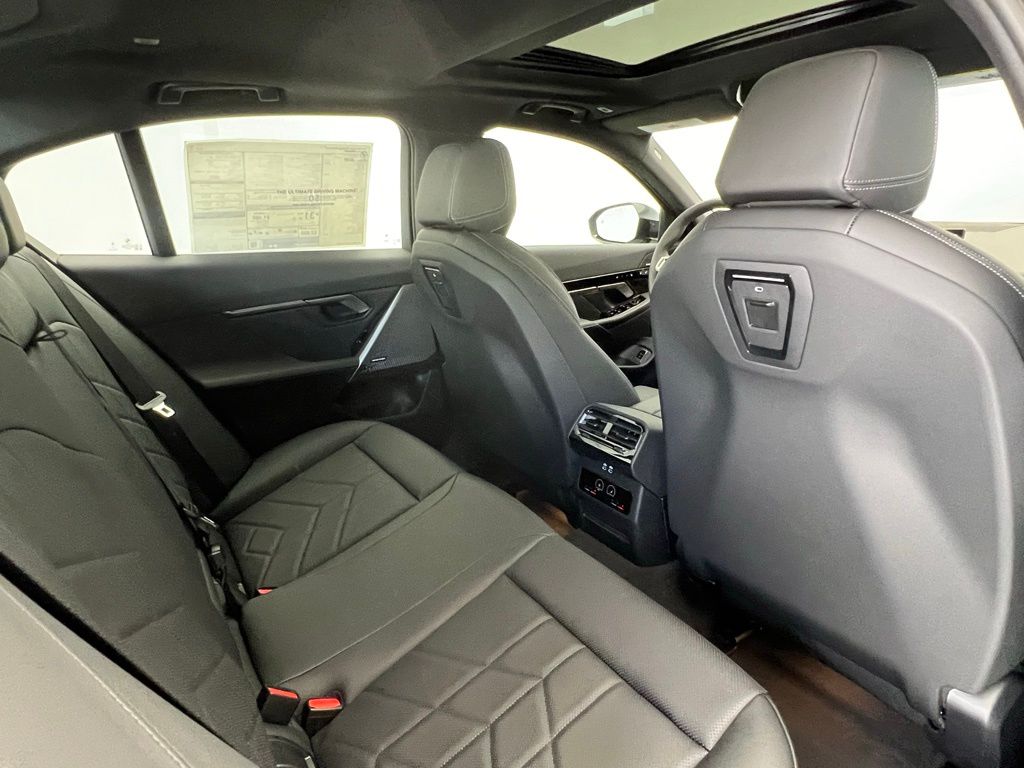 Thumbnail: 2026 BMW 5 Series - 8