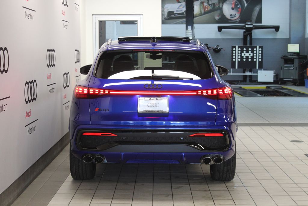 Thumbnail: 2026 Audi SQ5 - 5
