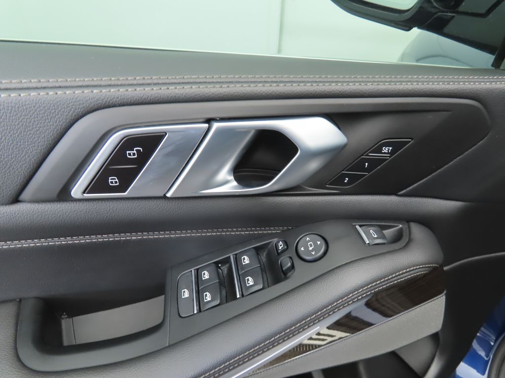 Thumbnail: 2020 BMW X5 - 23