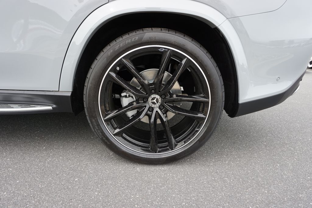 2025 Mercedes-Benz GLS 450 4MATIC 20