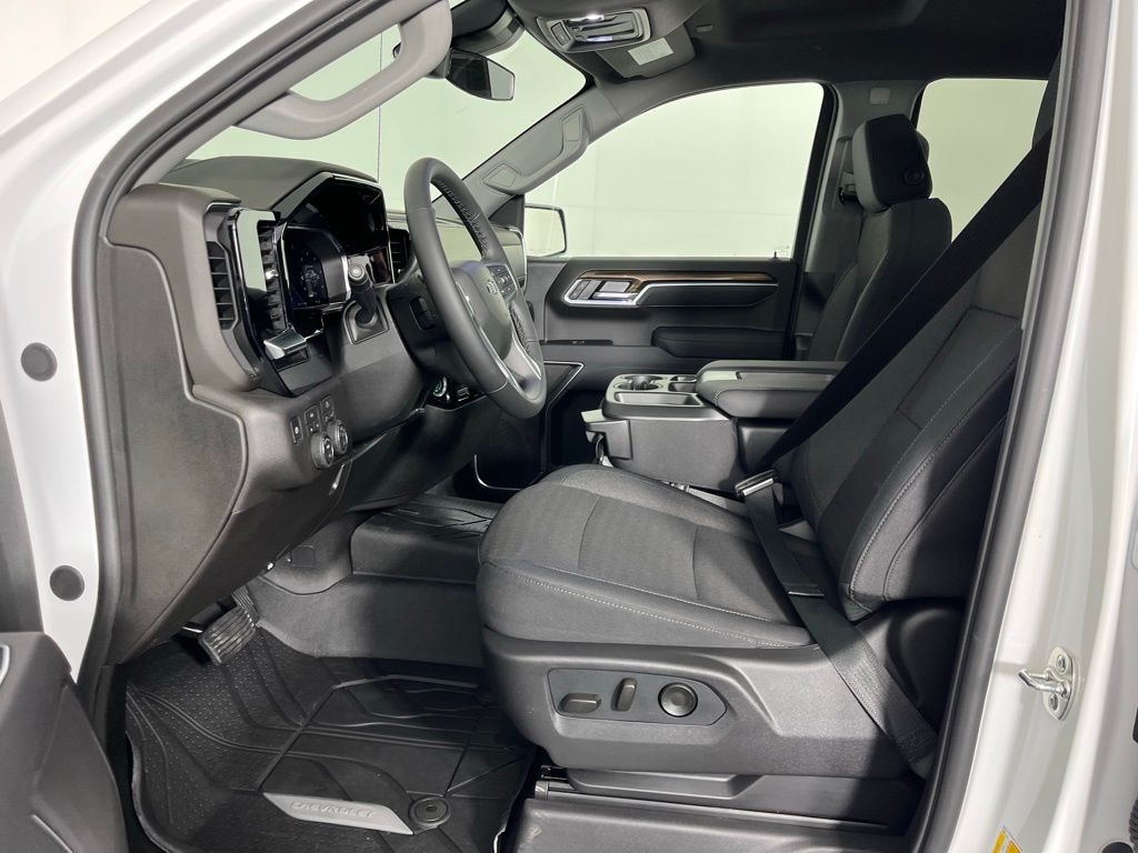 Thumbnail: 2026 Chevrolet Silverado 1500 - 23