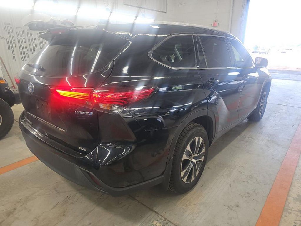 Used 2022 Black Toyota XLE image 4