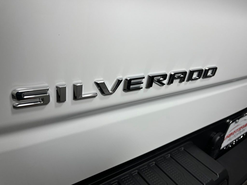 Thumbnail: 2026 Chevrolet Silverado 1500 - 23