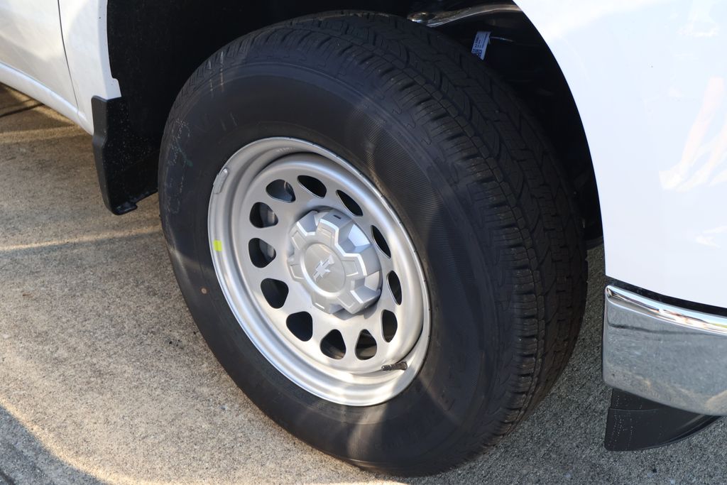 Thumbnail: 2026 Chevrolet Silverado 1500 - 9