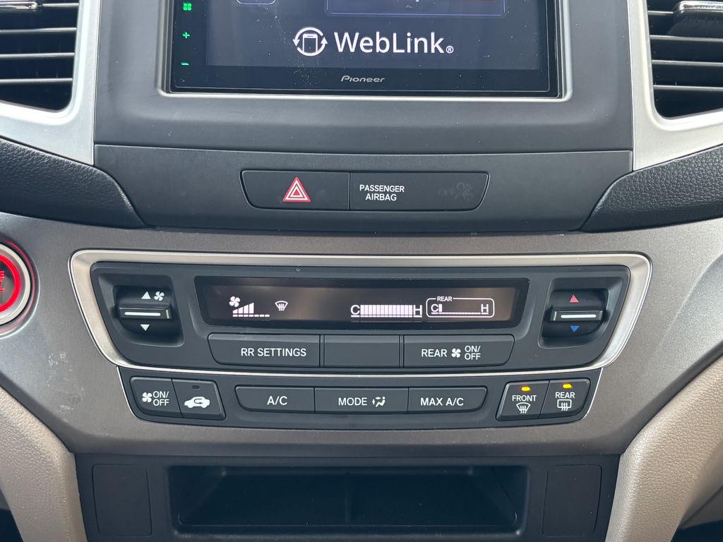 Thumbnail: 2019 Honda Pilot - 15