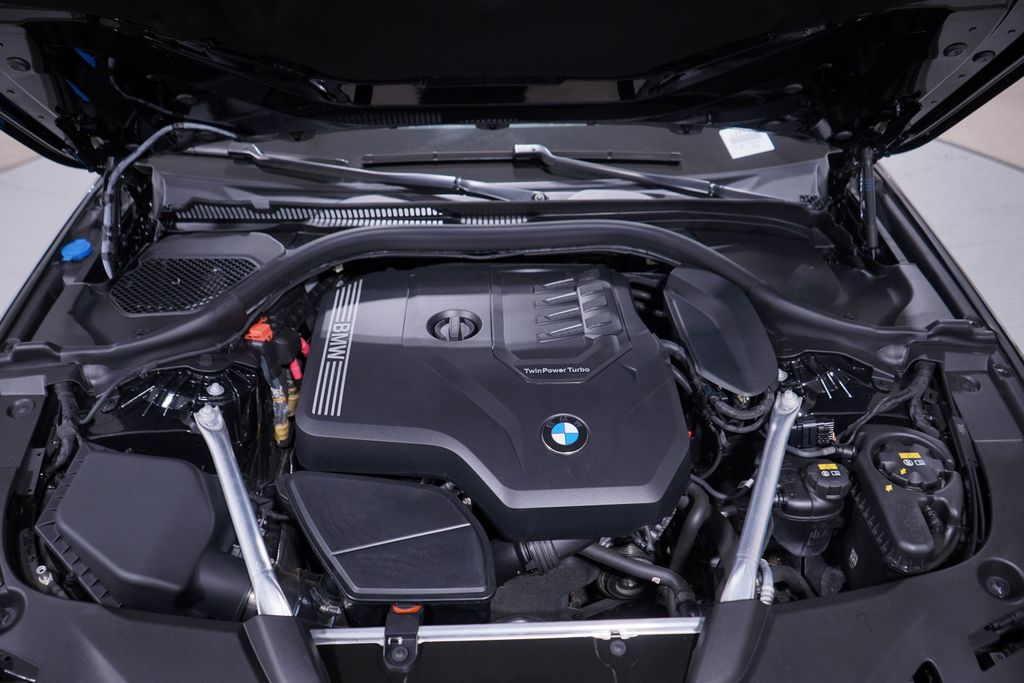 Thumbnail: 2022 BMW 5 Series - 24