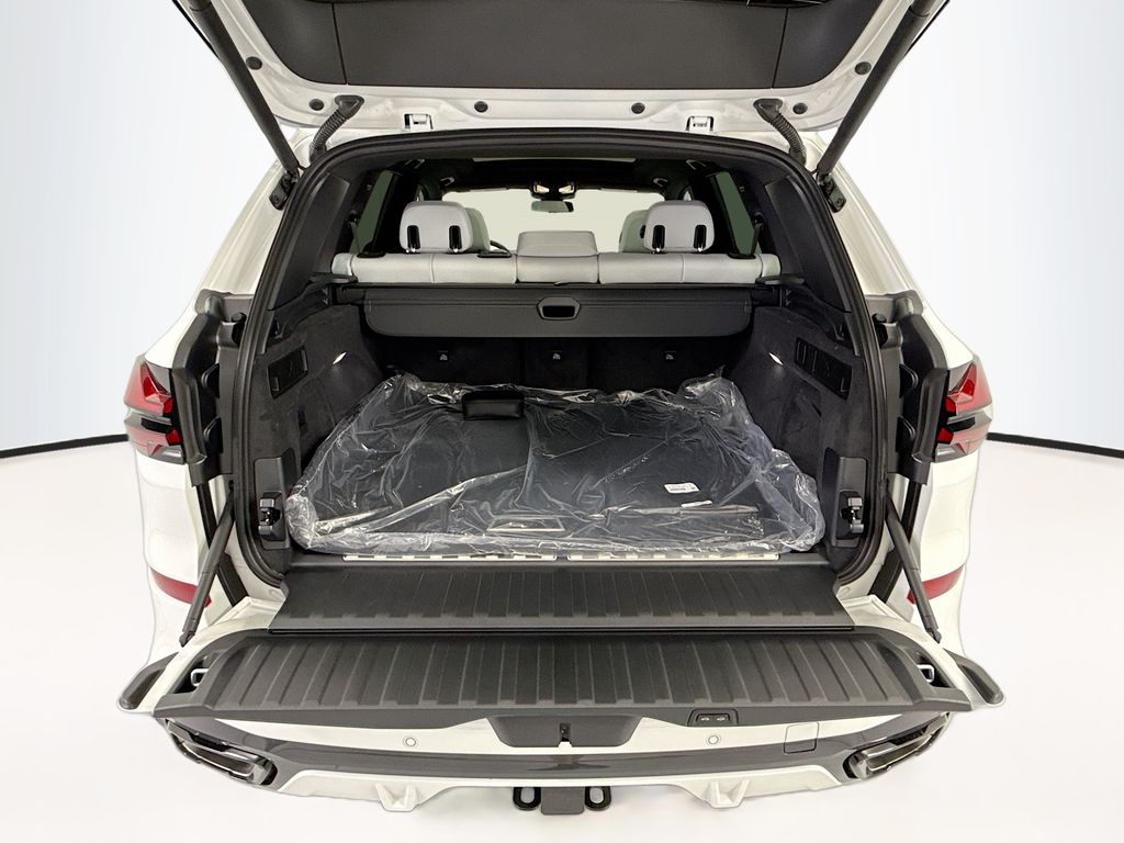 Thumbnail: 2026 BMW X5 - 27