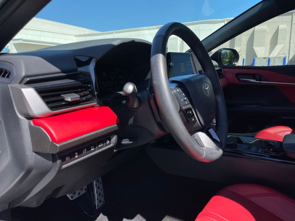Thumbnail: 2025 Toyota Camry - 25