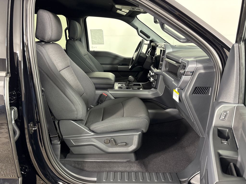 New 2026 Black Ford XLT image 5
