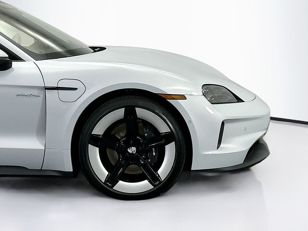 Thumbnail: 2026 Porsche Taycan - 11