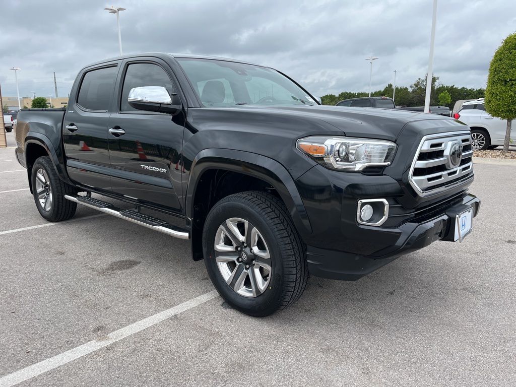 Thumbnail: 2018 Toyota Tacoma - 3