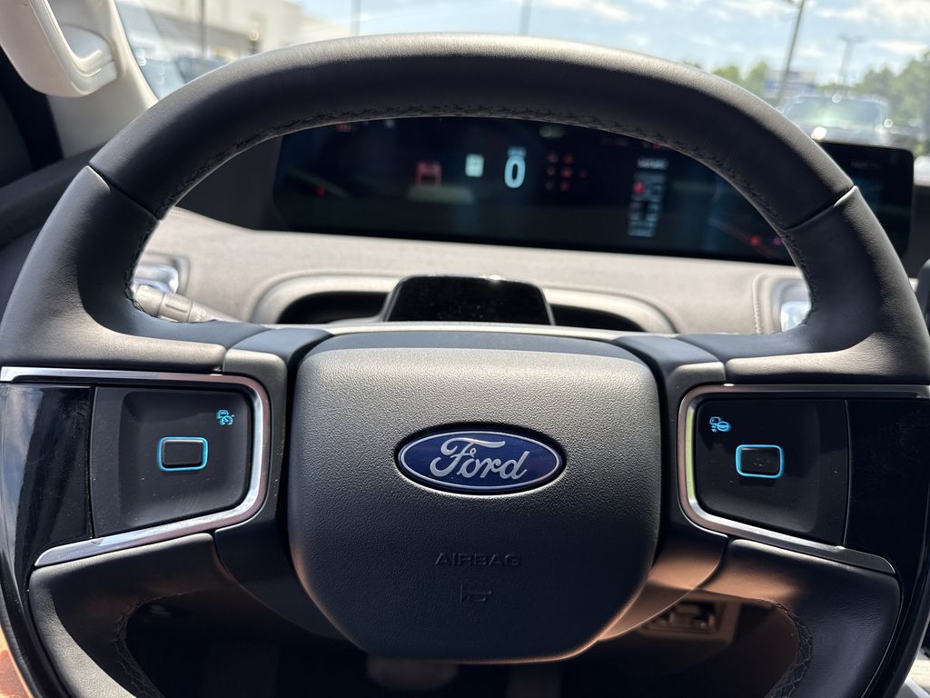 Used 2025 Ford Expedition SUV