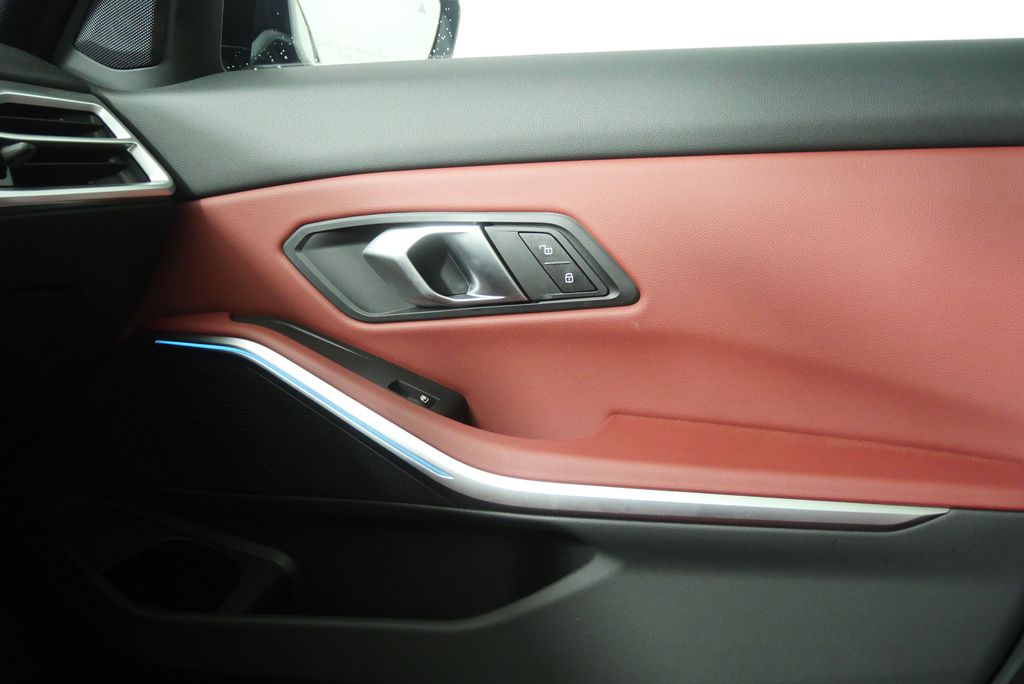 Thumbnail: 2025 BMW 3 Series - 29