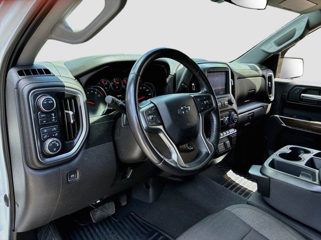 Used 2021 White Chevrolet RST image 9