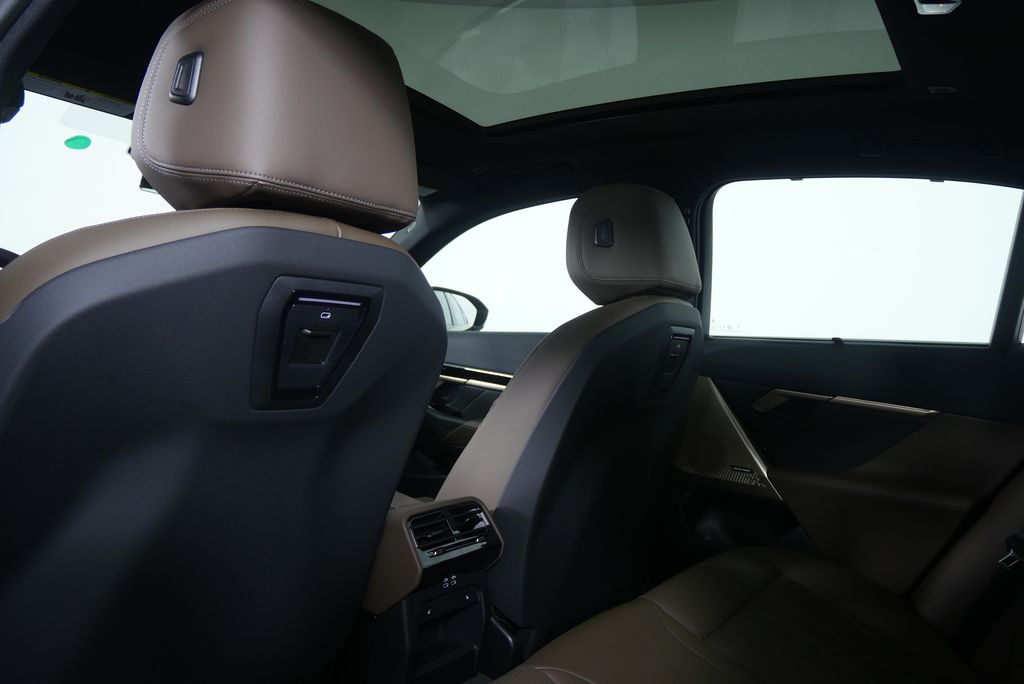 Thumbnail: 2026 BMW 5 Series - 17