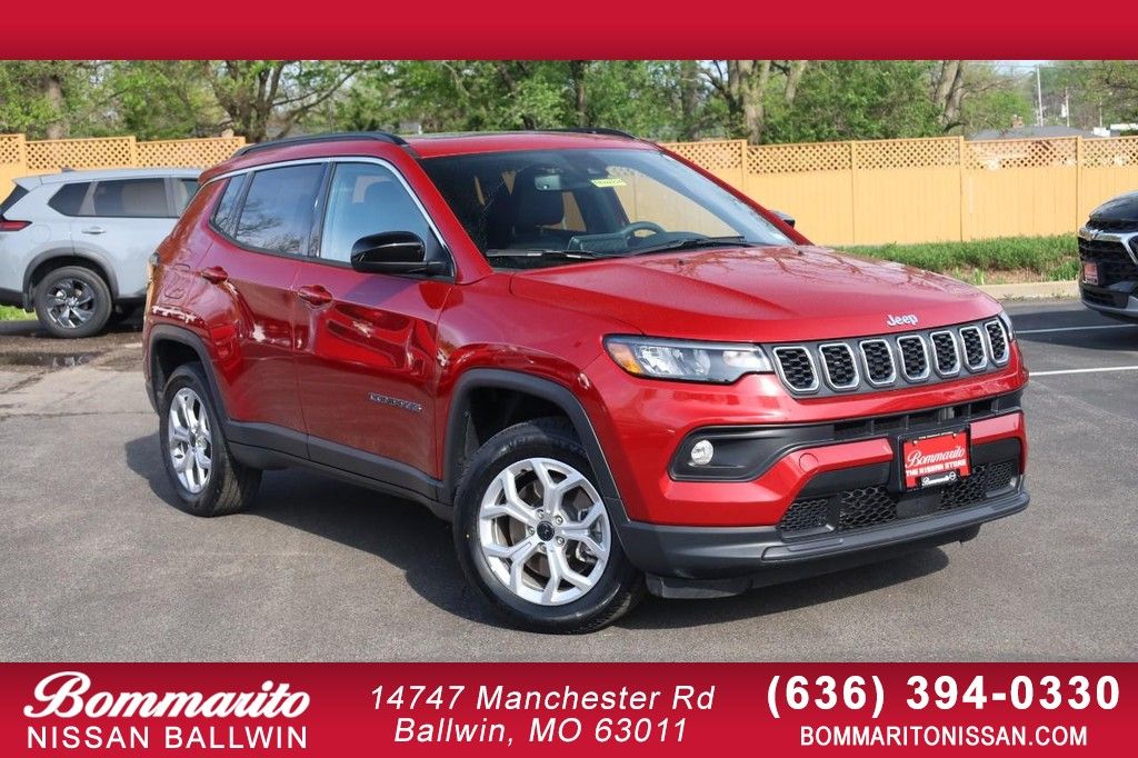 Red Hot Pearlcoat 2025 Jeep Compass Latitude 4WD SUV / Crossover Four-Wheel Drive 8-Speed Automatic