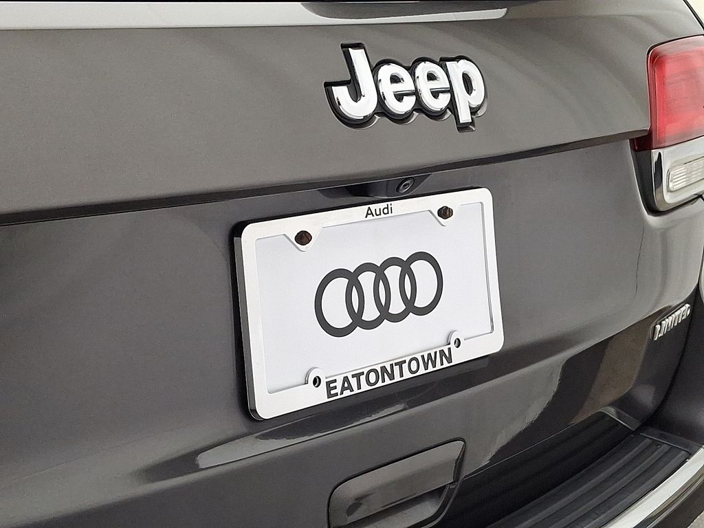 Thumbnail: 2017 Jeep Grand Cherokee - 30