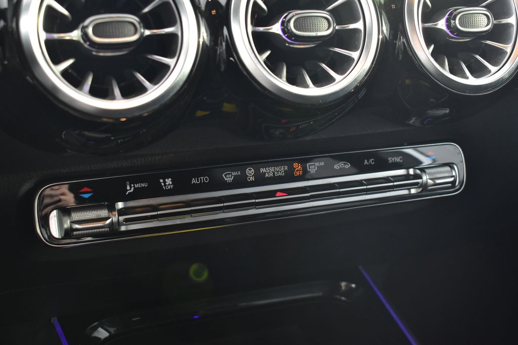 Thumbnail: 2022 Mercedes-Benz GLB - 20