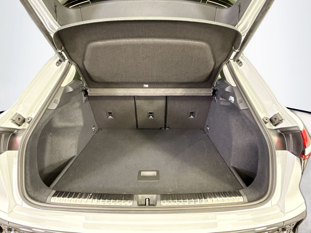 Thumbnail: 2026 Audi Q3 - 27