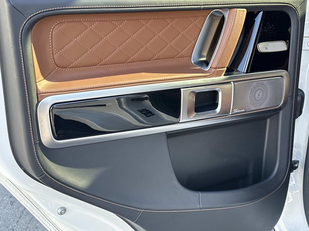 Thumbnail: 2021 Mercedes-Benz G-Class - 26