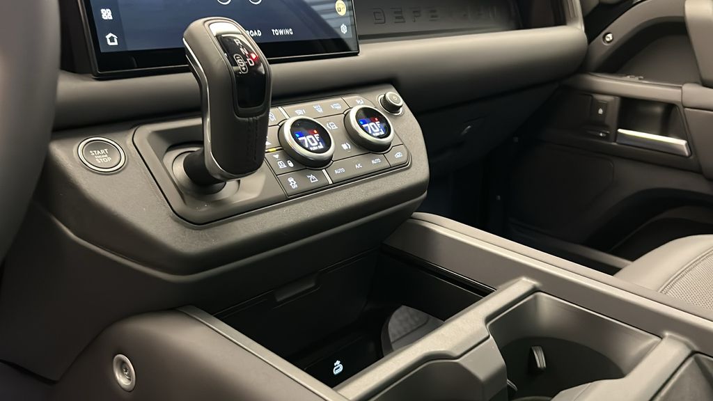 2025 Land Rover Defender 130 20