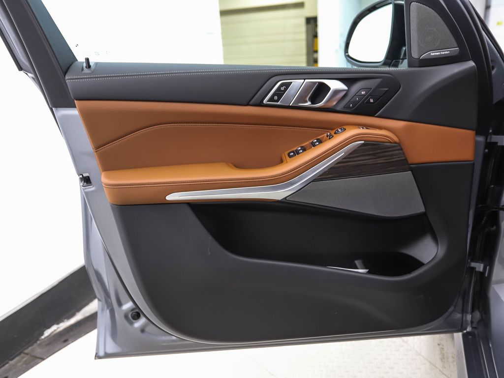 Thumbnail: 2026 BMW X5 - 9