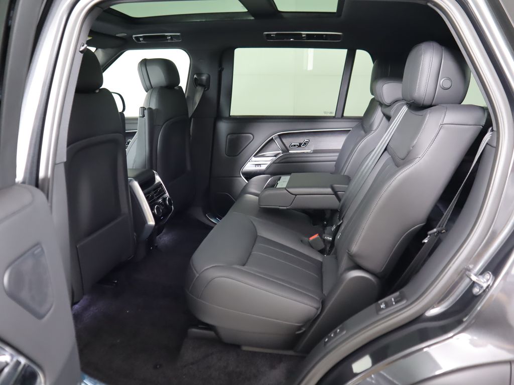 Thumbnail: 2025 Land Rover Range Rover - 22