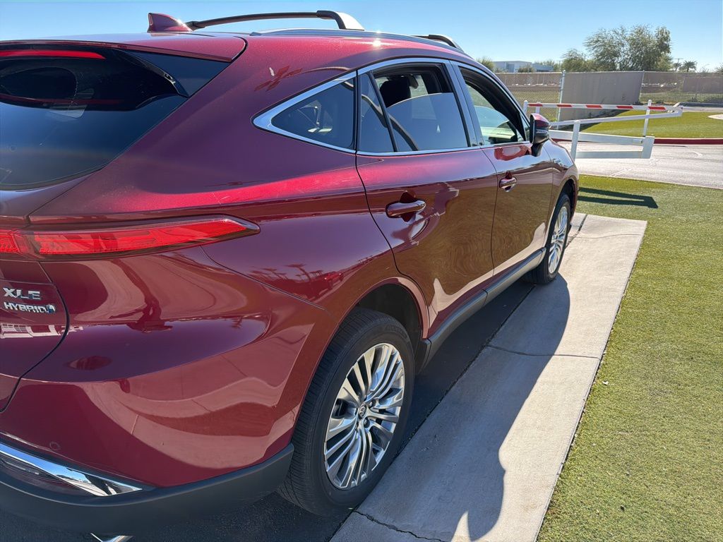 Thumbnail: 2021 Toyota Venza - 3