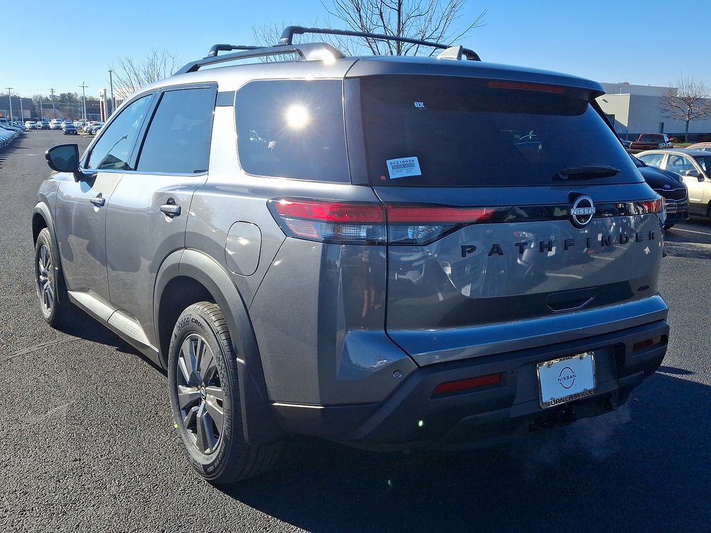 2025 Nissan Pathfinder SV 3