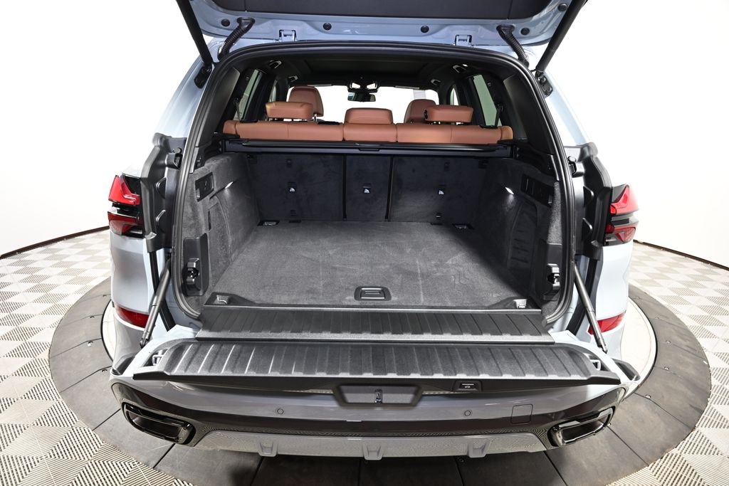 Thumbnail: 2026 BMW X5 - 10