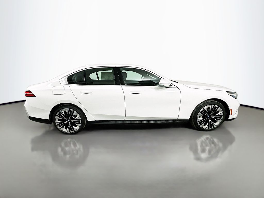 Thumbnail: 2025 BMW 5 Series - 4