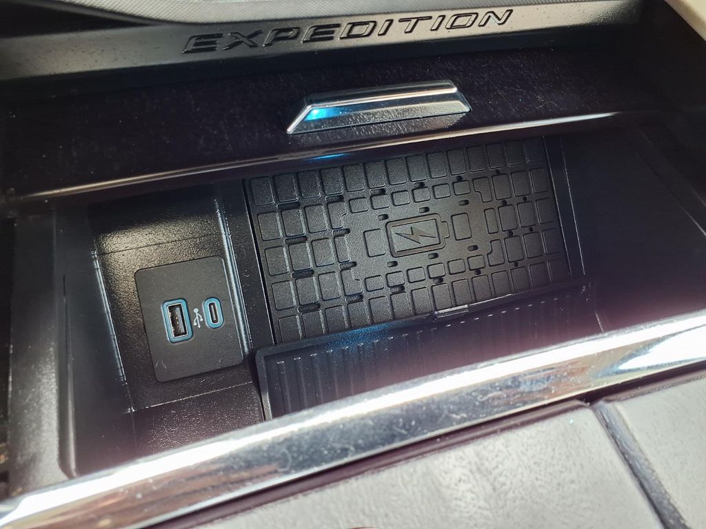 2023 Ford Expedition Platinum White at Texan Dodge Chrysler Jeep Ram