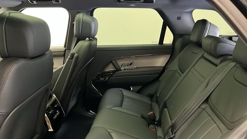 Thumbnail: 2025 Land Rover Range Rover Sport - 23